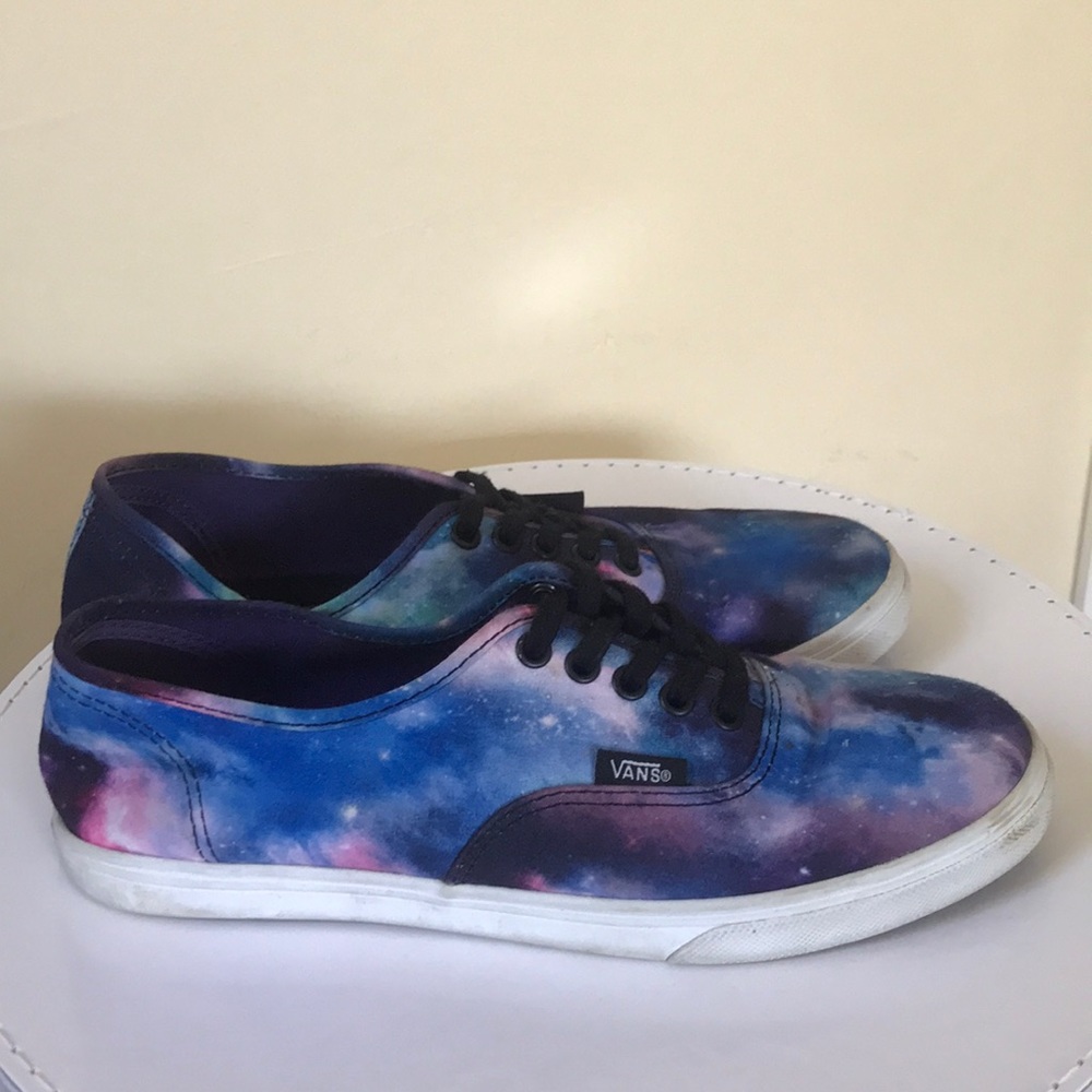 VANS  Cosmic galaxy low-pro. Size 5.5 men 7 women